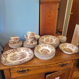Tonquin Royal Staffordshire China In Brown Dish Set (Dining Room)