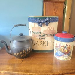 Ceramic McCoy Kookie Kettle Cookie Jar, Seafood Crock And Waste Basket (Dining Room)