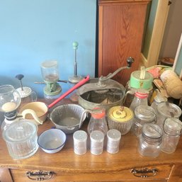 Vintage Kitchen Items Lot (Dining Room)