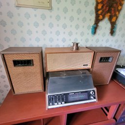 Realistic Speakers And Sound Design Subwoofer And Record Player (br1)