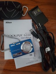 Nikon COOLPIX S220 Digital Camera