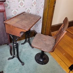 Vintage Child's School Desk And Chair (hallway)