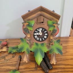 Gorgeous Painted Wooden Cuckoo Clock With Birds And Leaves (LR)
