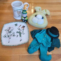 St Patrick's Day Items And Ceramic Bunny Head (LR)