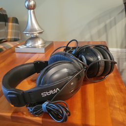 2 Sets Of Headphones (LR)