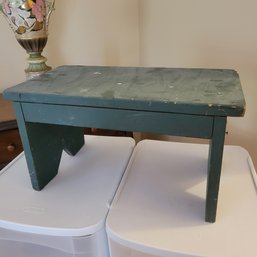 Green Wooden Step Stool (mB)