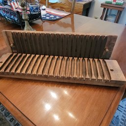 The American Cigar Mold Co. Cigar Mold *end Piece Lifts Off (LR)