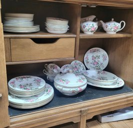 Gorgeous Wedgewood Charnwood 3984 Pattern Lot Of Cups, Dishes, Tureen (Kitchen)