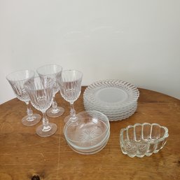 Wine Glasses (1 Has Tiny Chip) Glass Dishes And Bowls (Dining Room)