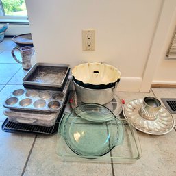 Pans, Cookie Sheets, Cooling Racks And More (Kitchen)