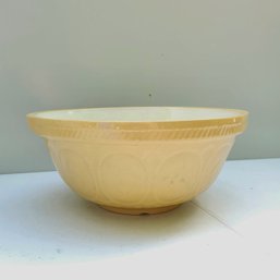 Vintage Yellow Gripstand Mixing Bowl (MS)