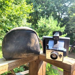 Vintage Poloroid Camera In Case (barn)