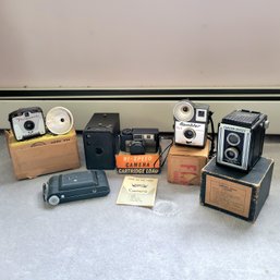 Vintage Camera Lot (UpBR2)KG10