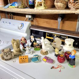 Lot Of Knick Knacks (Bsmt)KG18