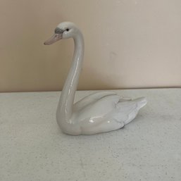 Graceful 1983 Porcelain Duck Made By  LLadro In Spain (Living Rm)