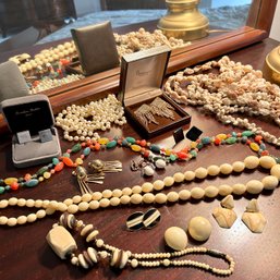 Vintage Costume Jewelry Lot (UpBed)