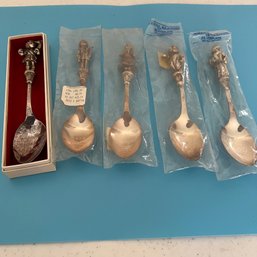 Five Reed And Barton Christmas Spoons Still In Original Package (Living Rm)