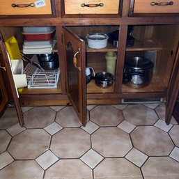 Kitchen Cabinet Lot (41775)