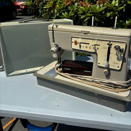 Vintage Singer Stylist Sewing Machine (Garage)