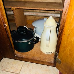 Cabinet Lot: Sauce Pan, Pot, Plastic Container (Kitchen)