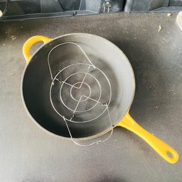 12' Yellow Enameled Skillet With Roasting Rack (Pod Shelf)