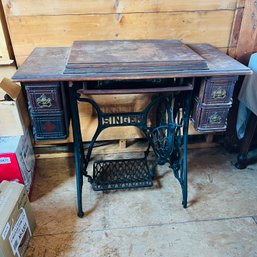 Antique Singer Sewing Machine With Cast Iron Treadle Base - With Original Manuals (Barn)