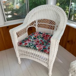 Resin Wicker Chair With Cushion No. 1 - Like New! (Porch)