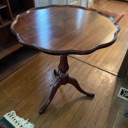 Vintage Wood Pedestal Table (LR)