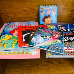 Lot Of 6 Children's Books, Dora, Waldo, Disney (Dining Room 48124)