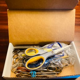 Box Of Assorted Scissors (Dining Room)