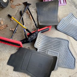 Set Of 4 GM Floormats & 4 Snowbrushes (garage)