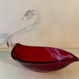 Vintage Glass Swan Candy Dish (Up DR)