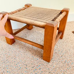 Small Vintage Woven Footstool In Nice Condition (Porch)