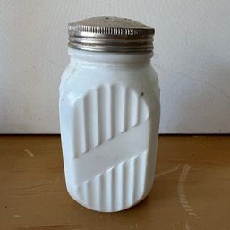 Milk Glass Shaker (NK)