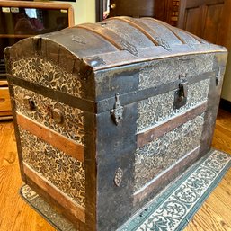Stunning Antique Camel Back Steamer Trunk With Insert (MB)