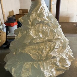 Vintage Wedding Dress Hoop Underskirt And Veil (Bsmt 2)