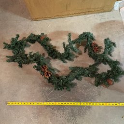 Holiday Garland With Pinecones (Zone 3)