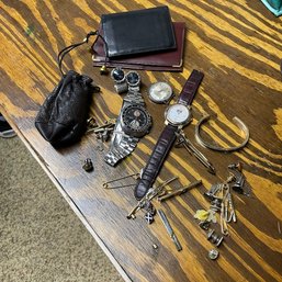 Lot Of Vintage Tie Clips, Cuff Links, Watches, Pins, Wallets, And More! (Zone 2)