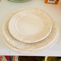 Raised Pattern Set Of 3 White Plates China