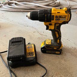 DeWalt DVD777 Drill With Battery, Plus Bonus Charger And Battery (garage)