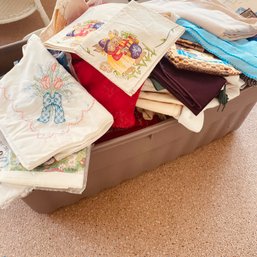 HUGE Bin Of Tablecloths, Napkins & Placemats (porch)