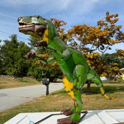 Welded Metal Art Sculpture 'T-rex' 30inches (IS)