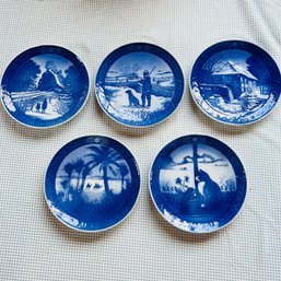 Royal Copenhagen Blue Collector Plates: 1970s (Barn)