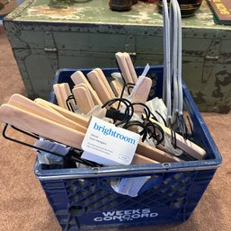 Crate Of Brightroom Hangers Plus Extras (66989 - PR) (OA)