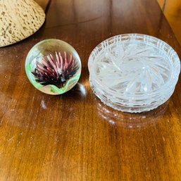 Small Paperweight And 3 Crystal Coasters (Den)