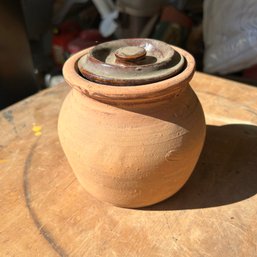 Small Terracotta Ceramic Pot With Lid (garage Left)