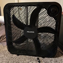 PELONIS Box Fan (62287 - Upstairs)