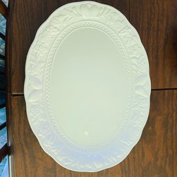 Large White Ceramic Serving Platter With Original Box (Dining Room)