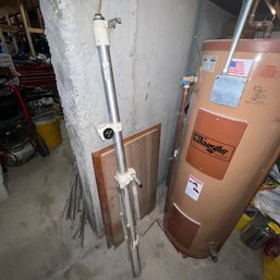 Kwik-raze Telescoping Pole (basement)