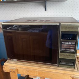 Quaser Custom Touch Microwave Oven (Kitchen)